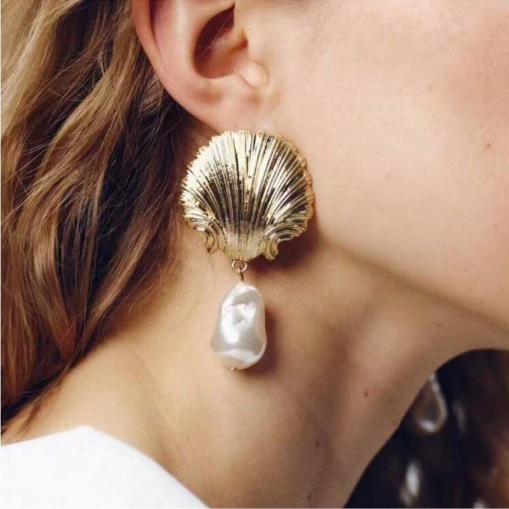 New! Zara Pearl and Shell Gold Earrings (3029) NWOT